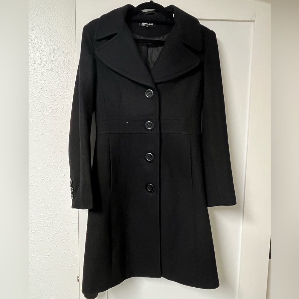 Women’s wool blend peacoat.